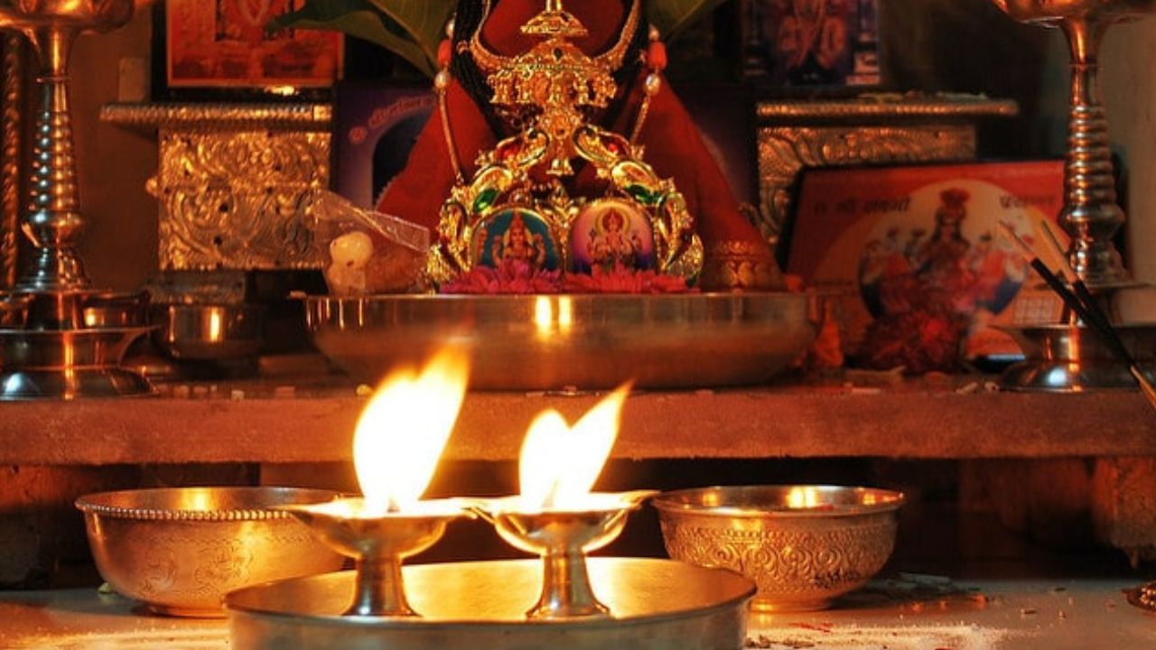 Kartik Month 2022: কার্ত্তিক মাসে এইভাবে লক্ষ্মীর আরাধনা করলে ধেয়ে আসবে অর্থের বর্ষা! দূর হবে রোগ-ব্যাধিও