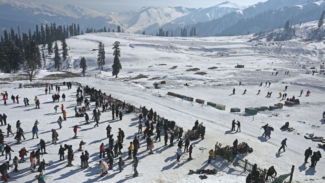 Kashmir Tourism: সোনমার্গ-গুলমার্গ এখন পর্যটকদের হটস্পট! স্বাধীনতার পর এই প্রথম রেকর্ড ভিড় ভূস্বর্গে