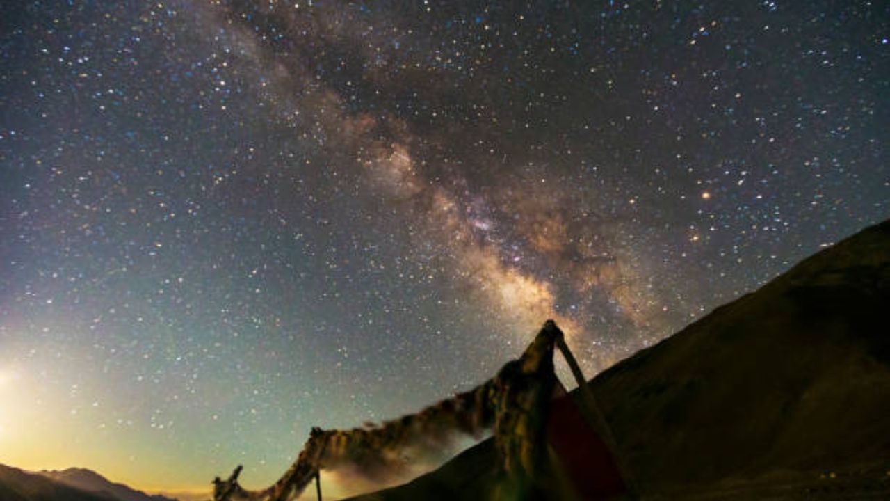 Night Sky Sanctuary: অ্যাস্ট্রো ট্যুরিজ়মে এক ধাপ এগিয়ে গেল ভারত, চালু হচ্ছে দেশের প্রথম 'নাইট স্কাই স্যাঙ্কচুয়ারি' Night Sky Sanctuary: অ্যাস্ট্রো ট্যুরিজ়মে এক ধাপ এগিয়ে গেল ভারত, চালু হচ্ছে দেশের প্রথম 'নাইট স্কাই স্যাঙ্কচুয়ারি'