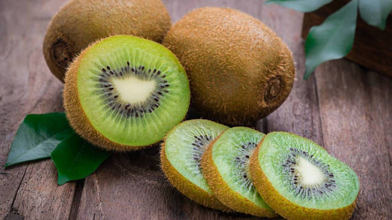 Kiwi Fruits: হার্টের সমস্যা থেকে ত্বকের সুরক্ষা, তাইওয়ানের এই ফল রোগ সারানোয় সাক্ষাৎ বিশ্বকর্মা