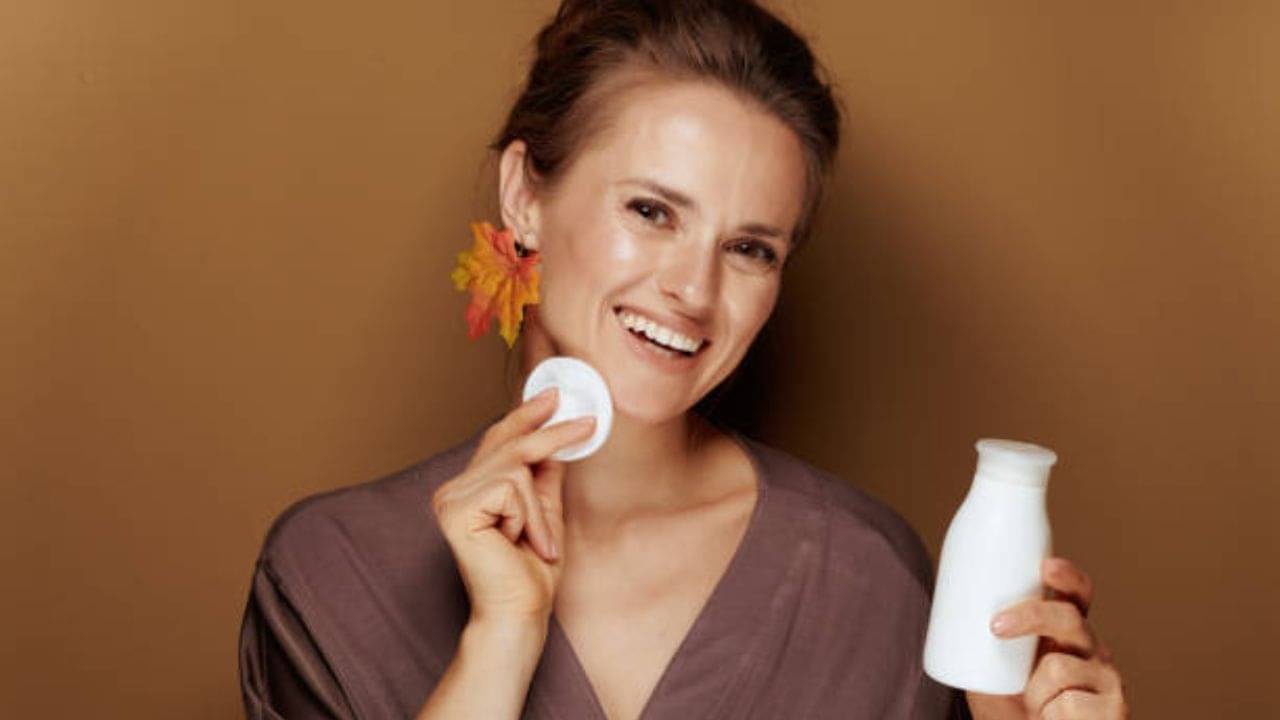 Raw Milk For Skin: কোমল ত্বকে পুষ্টির আমদানি করে কাঁচা দুধ, জানুন কী ভাবে ব্যবহার করবেন