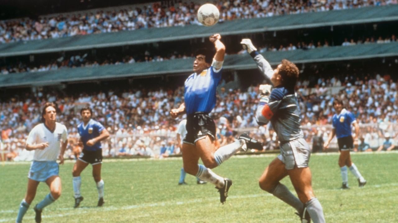Diego Maradona: এ বার নিলামে 'হ্যান্ড অব গড' বল, কত দাম উঠতে পারে?