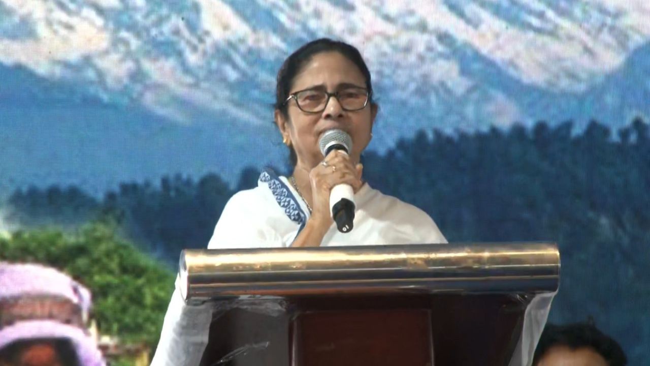 Mamata Banerjee: 'উত্তরবঙ্গের সঙ্গে আমার আত্মার সম্পর্ক, দু'মাসে একবার আসি', বিজয়া সম্মিলনীতে বললেন মমতা