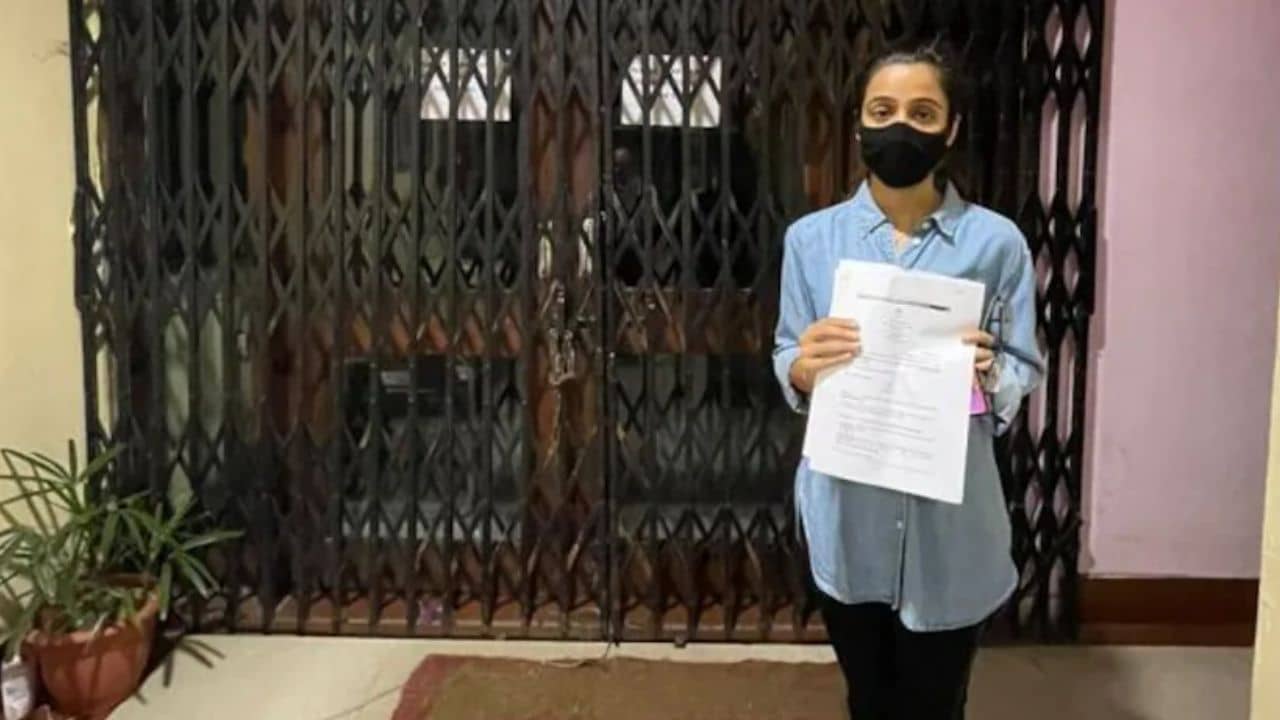 Menaka Gambhir: বিদেশ যেতে চেয়ে করা মামলা প্রত্যাহার মেনকা গম্ভীরের