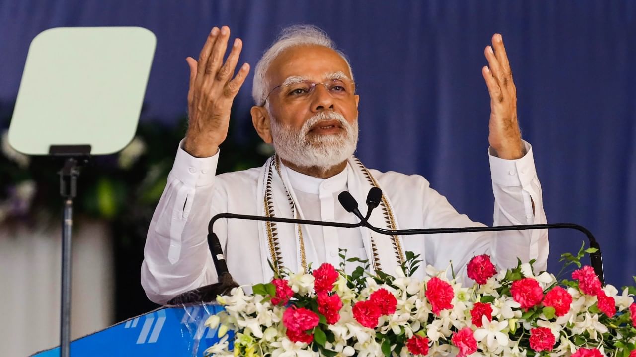 PM Modi: বিশ্বে চলতি সংকটের মাঝেই পরপর মাইলফলক ছুঁয়ে চলেছে ভারত: মোদী