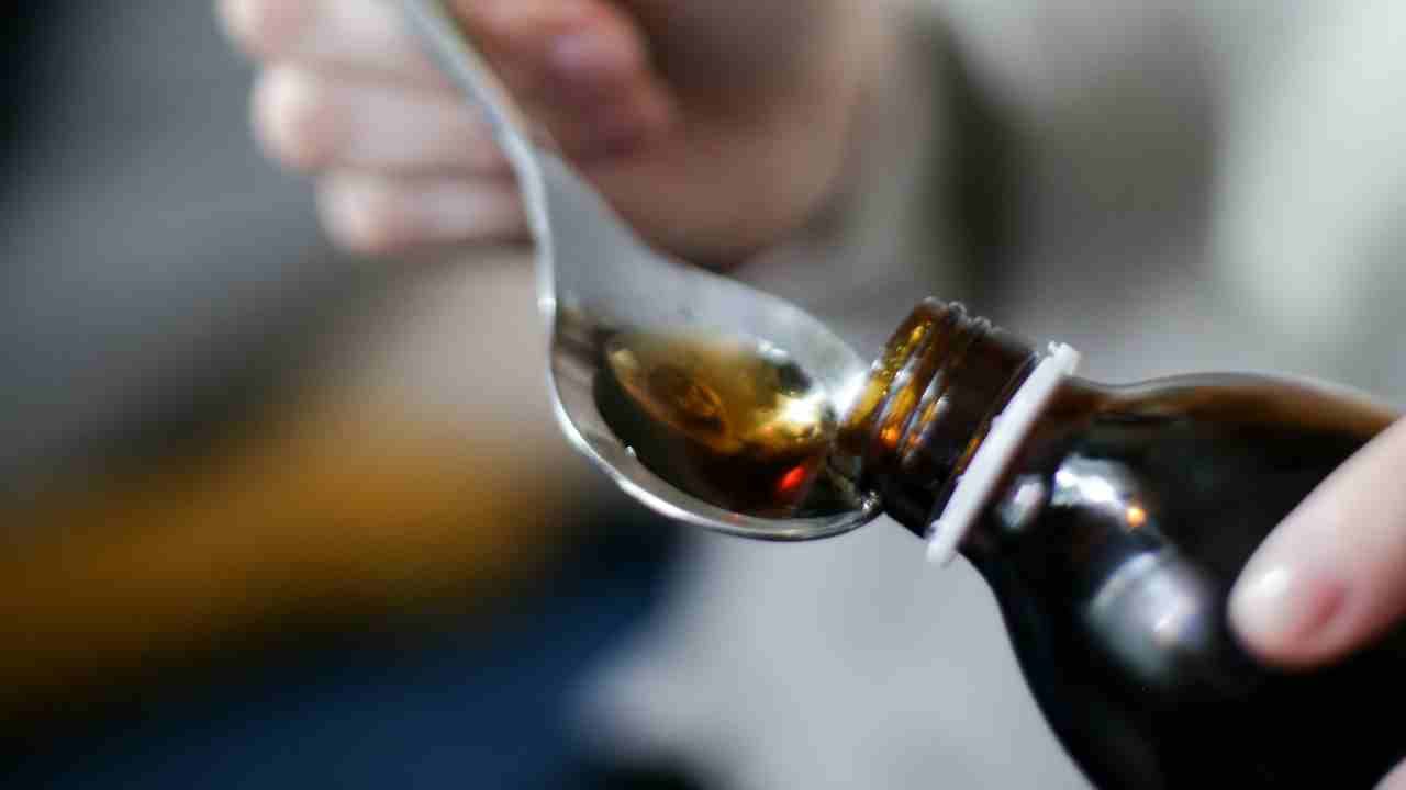 Cough syrup: প্রশ্নবিদ্ধ কাশির সিরাপগুলি ভারতে বিক্রির অনুমতি নেই: কেন্দ্রীয় সরকার