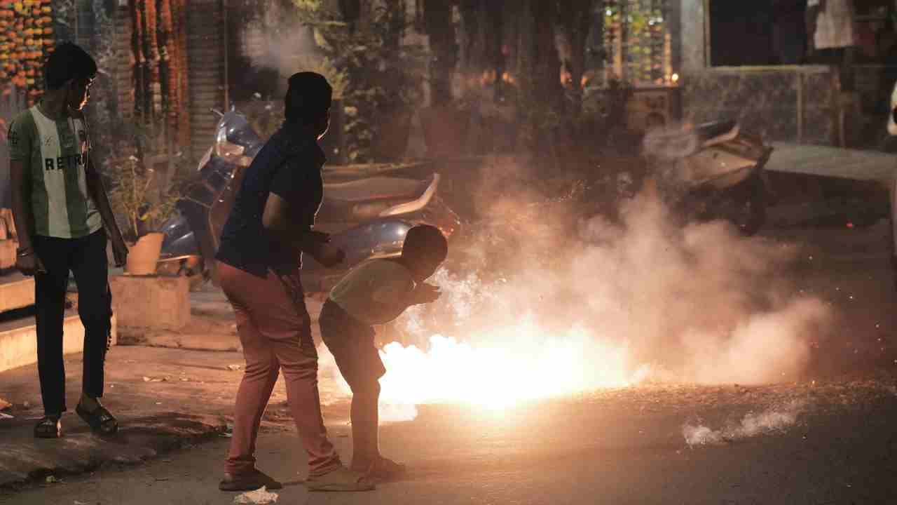 Diwali: দীপাবলিতে এই গ্রামে ব্রাহ্মণদের মুখ দেখে না কেউ, আজও রয়েছে 'দেবনারায়ণের মায়ের অভিশাপ'