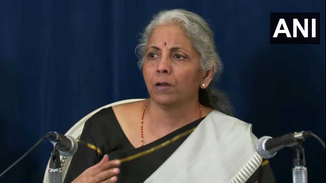 Nirmala Sitharaman: এইমস হাসপাতালে ভর্তি কেন্দ্রীয় মন্ত্রী নির্মলা সীতারমণ