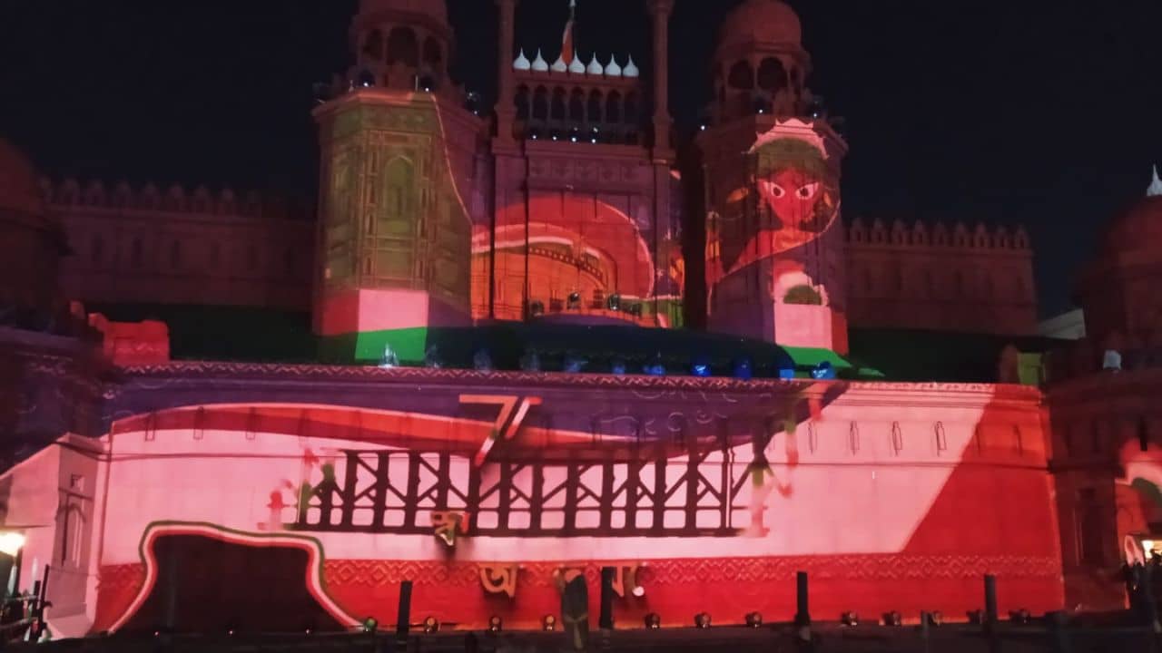 Santosh Mitra Square: ভিড় সামাল দিয়ে ফের চালু সন্তোষ মিত্র স্কোয়ারের লেজ়ার শো