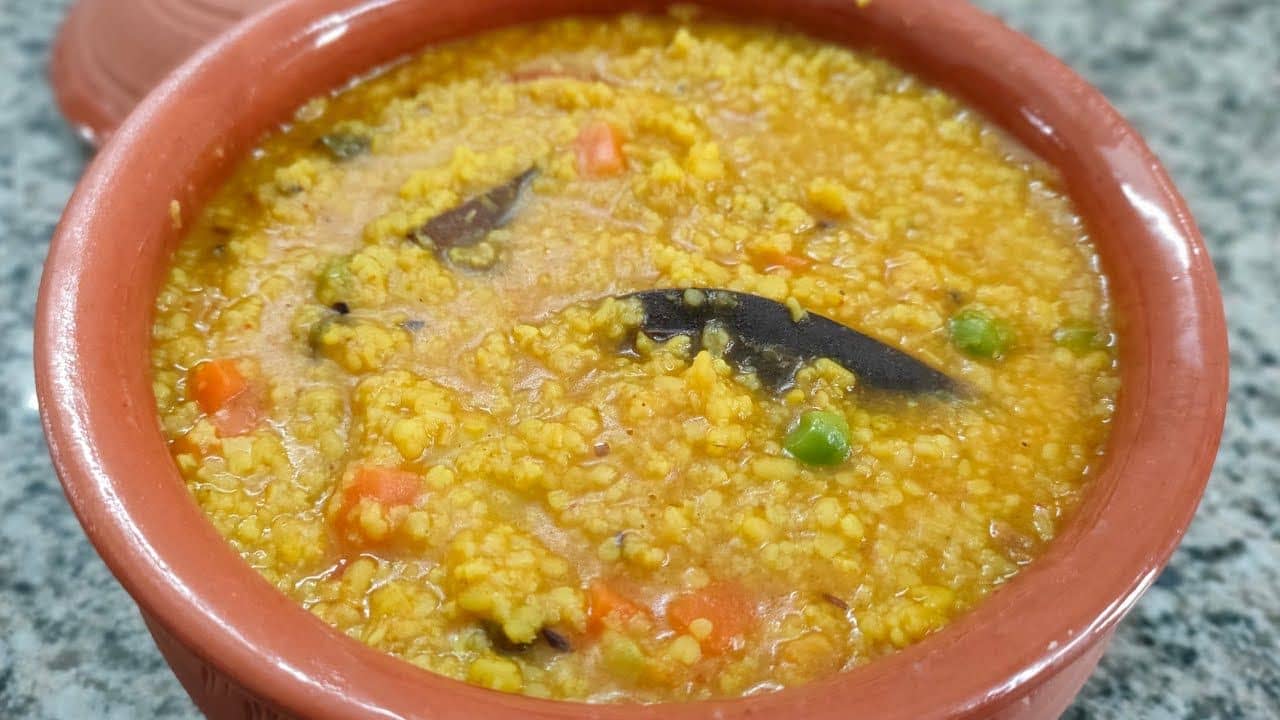 Durga Puja 2022: এবছর প্রথম দুর্গাষষ্ঠী? উপবাস ভাঙতে মেনুতে রাখুন শ্যামাচালের খিচুড়ি