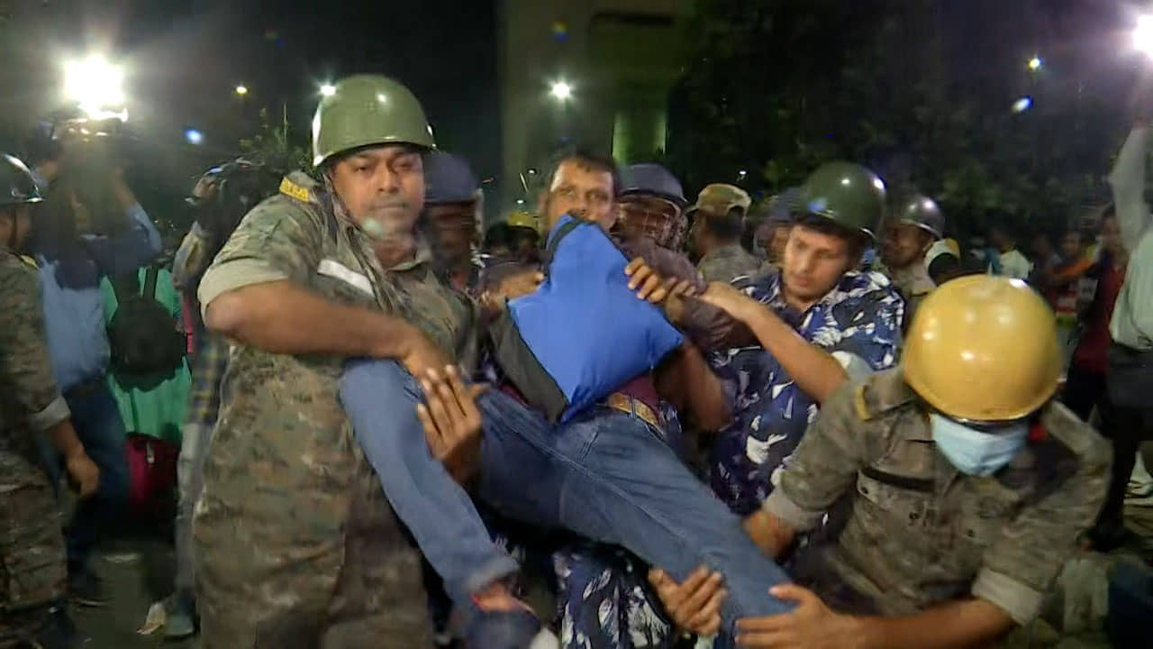 Job Seekers Protest: সোমবার বসা যাবে না ধর্নায়, চাকরিপ্রার্থীদের মেইল করে জানাল পুলিশ