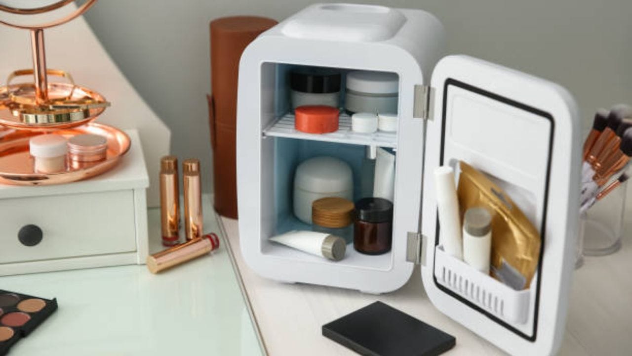 Beauty Products অল্প দিনেই নেল পালিশ জমাট বেঁধে যায়, কোন উপায়ে রাখলে