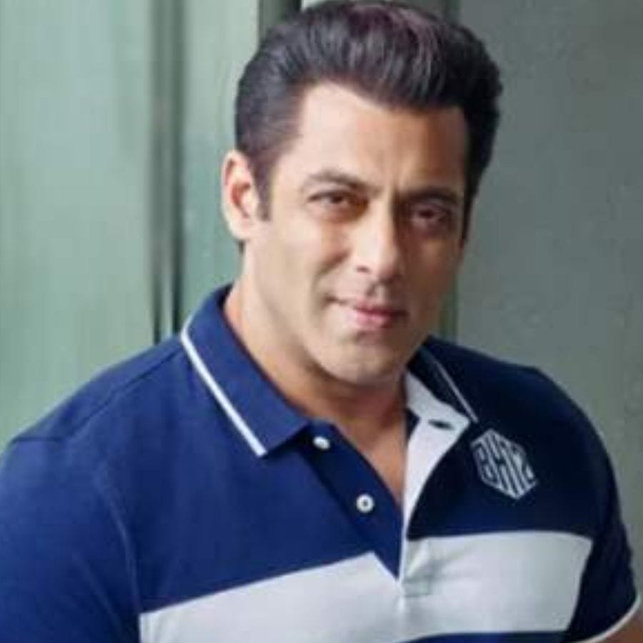 থাকছেন পূজা হেগড়ে, রাঘব জুয়েল ও সিদ্ধার্থ নিগমের মতো এ যুগের তারকারাও। তবে সূত্র বলছে, ভাইজানের ছবিতে থাকলেও পলক তাঁর নায়িকা হচ্ছেন না। তাঁর বিপরীতে সম্ভবত দেখা যাবে, সিদ্ধার্থকে।