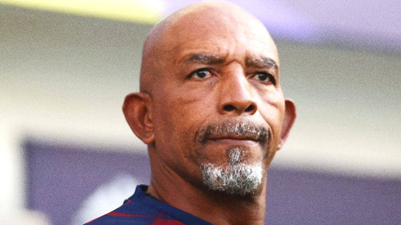 Phil Simmons: বিশ্বকাপ থেকে ক্যারিবিয়ানদের বিদায়, ক্ষমা চেয়ে কোচের পদ ছাড়লেন সিমন্স