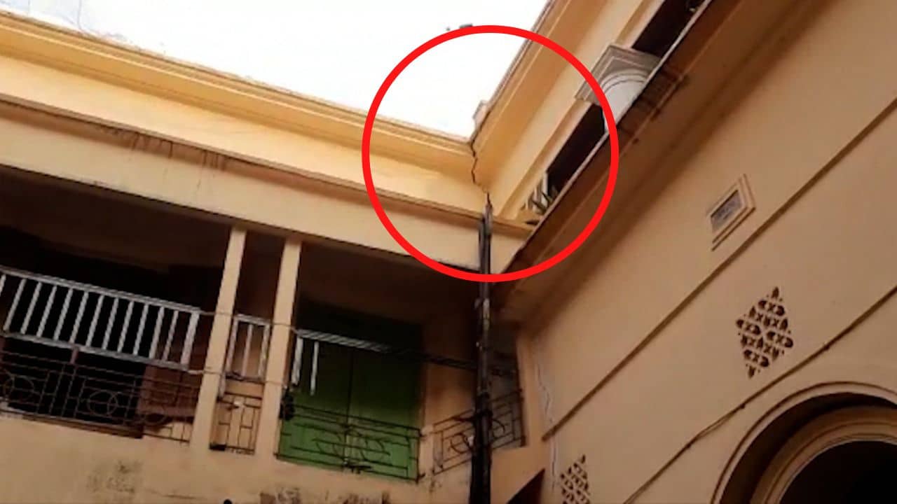 Firhad Hakim on Bowbazar: বউবাজারে ৭১ টি বাড়ি ভেঙে ফেলার কথা বলেছেন যাদবপুরের বিশেষজ্ঞরা, কী হবে ভবিষ্যৎ?