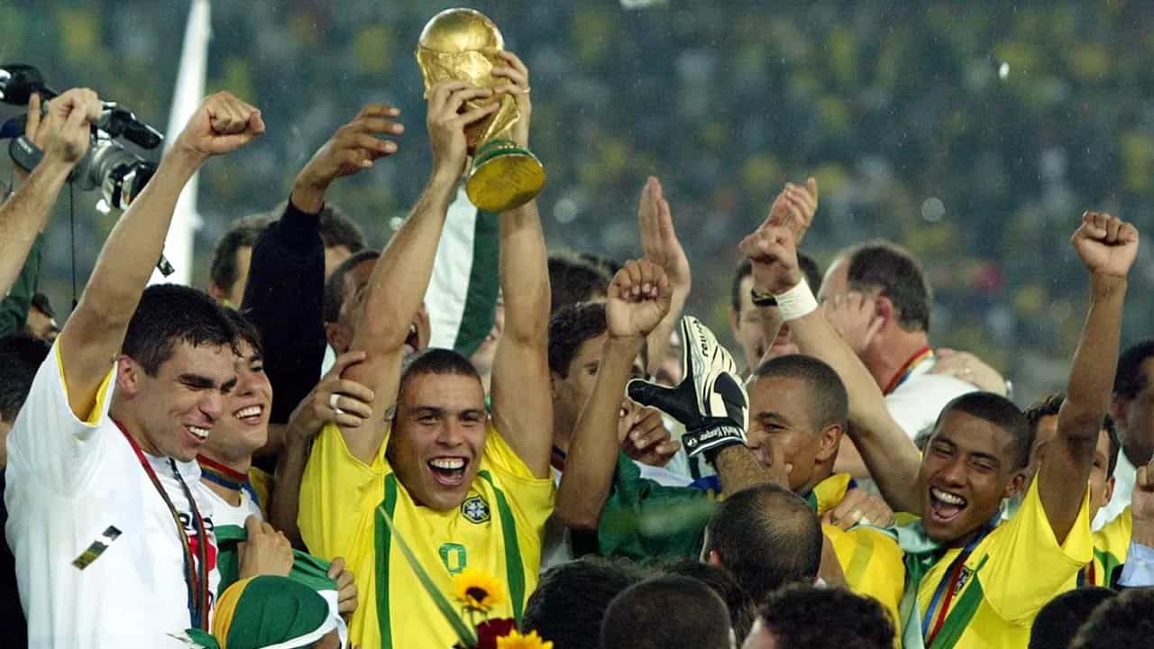 World Champion Brazil: ২০০২ বিশ্বকাপ জয়ী ব্রাজিল দলের তারকারা এখন কী করেন জানেন World Champion Brazil: ২০০২ বিশ্বকাপ জয়ী ব্রাজিল দলের তারকারা এখন কী করেন জানেন