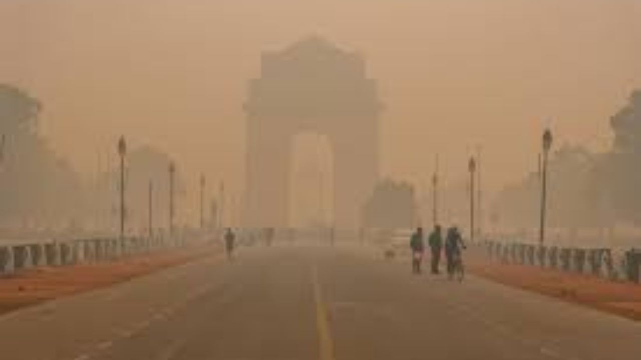 Delhi AQI:'গুরুতর' বাতাসে নিশ্বাস নেওয়া দায় দিল্লির, বন্ধ ২৪ টি শিল্প ইউনিট