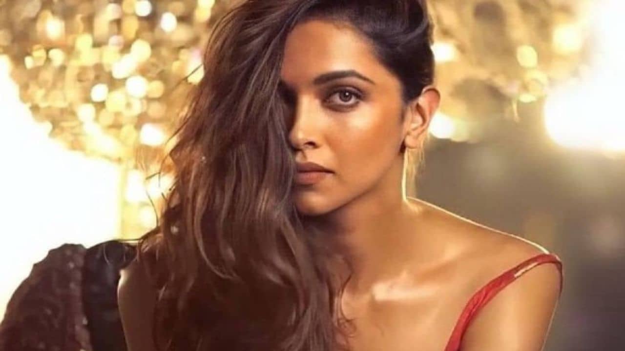 Haircare Tips: পুজোর পর শুষ্ক-দুর্বল চুলের যত্ন নিতে রোজ করুন এই তেলের ম্যাসাজ!