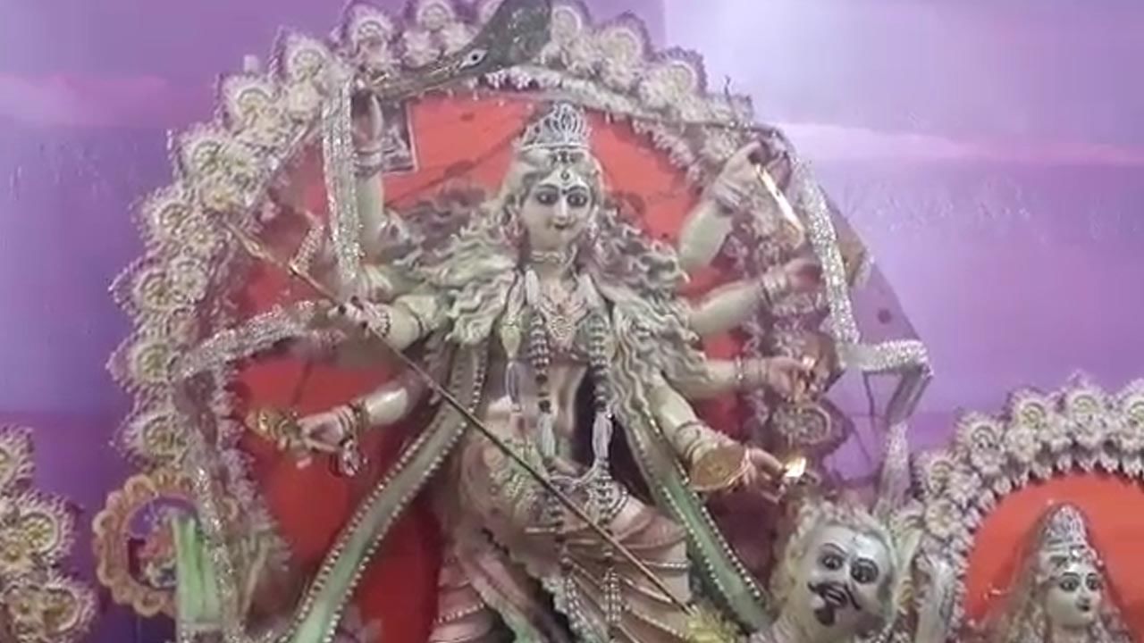 Durga Puja 2022: আলিপুরদুয়ারের যৌনপল্লীতে প্রথম বার দুর্গাপুজো, অঞ্জলি দিয়ে খুশি যৌনকর্মীরা