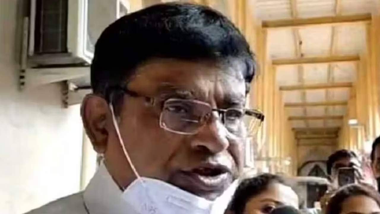 Manik Bhattacharya: মিডলম্যানদের চিনতেই পারছেন না মৌনব্রত মানিক! নাছোড় ED-ও