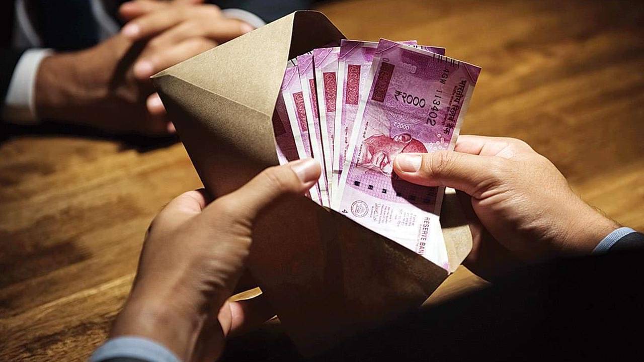 Personal Finance: খরচ বাঁচিয়ে কীভাবে টাকা জমাবেন, রইল সেই প্ল্যান