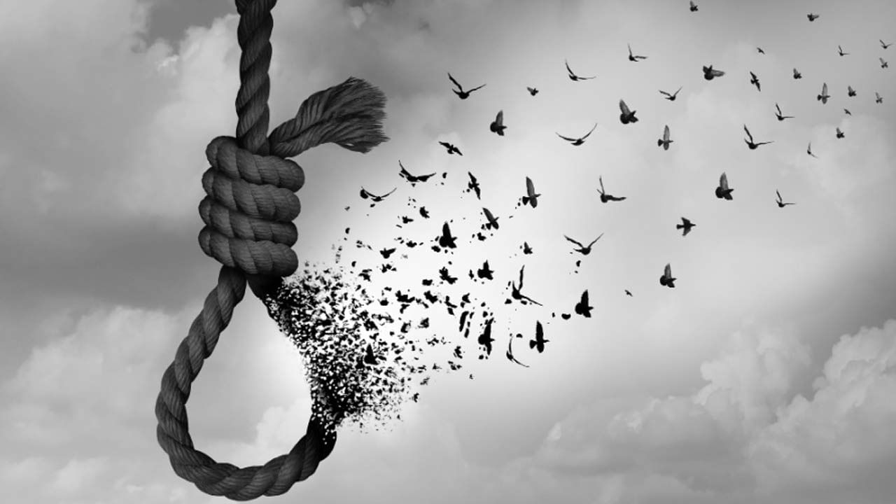 Suicide: প্রেমিকের সঙ্গে ঝামেলা, অভিমানে আত্মঘাতী আলিপুরদুয়ারের কলেজ পড়ুয়া