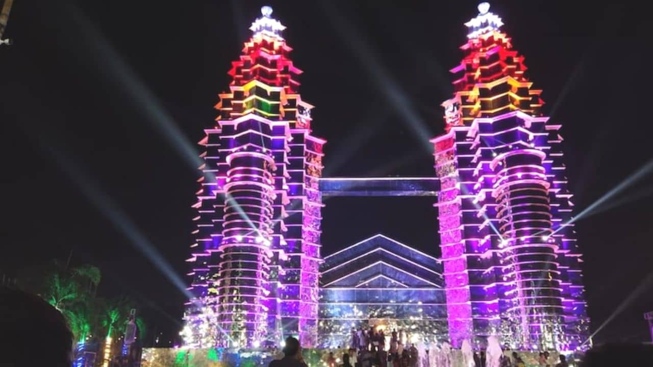 Kalyani Twin Tower: শর্ট সার্কিটের জেরে বিপত্তি, দর্শনার্থী প্রবেশে নিষেধাজ্ঞা কল্যাণী টুইন টাওয়ার পুজো মণ্ডপে