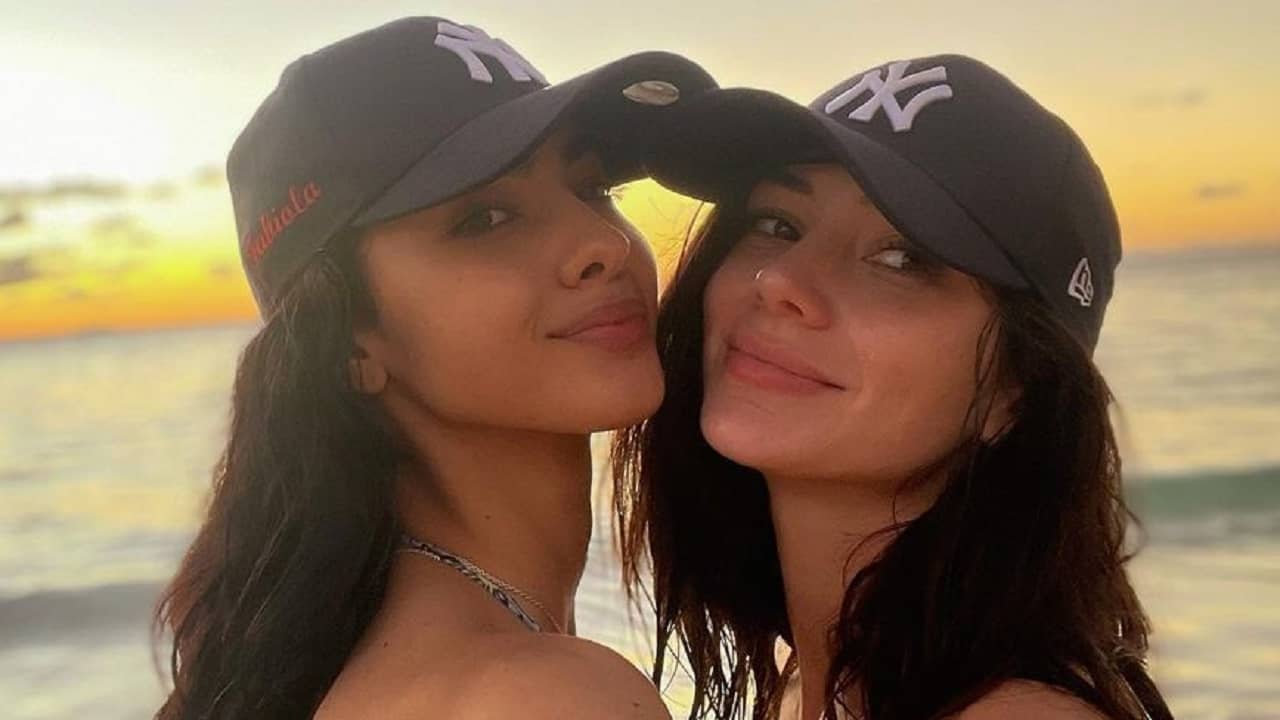 Lesbian Wedding: দুবছরের গোপন প্রেম, শেষমেশ আংটি বদল করলেন একে-অপরের প্রেমিকা