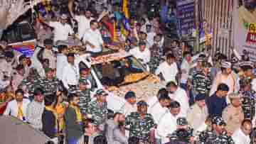 Arvind Kejriwal: ভোটে সরগরম গুজরাটভূম, রোড শোয়ে পাথর ছোড়ার অভিযোগ কেজরীবালের