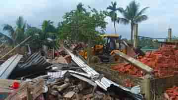 Guwahati High: হিন্দি সিনেমাতেও হয় না, বুলডোজার দিয়ে বাড়ি ভাঙায় পুলিশকে ভর্ৎসনা আদালতের