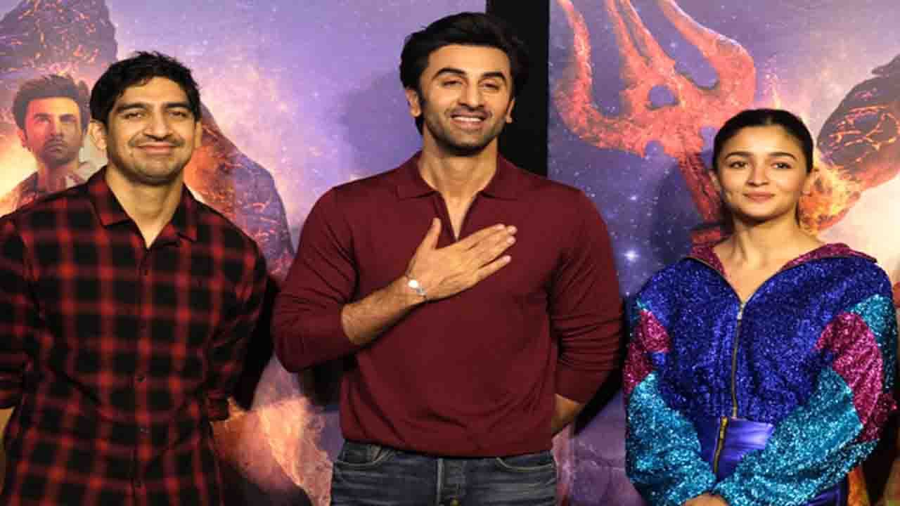 Brahmastra: ওটিটি রিলিজ়ের জন্য অনেক বদল আনতে হয়েছে 'ব্রহ্মাস্ত্র'-এ, জানিয়েছেন পরিচালক অয়ন মুখোপাধ্যায়