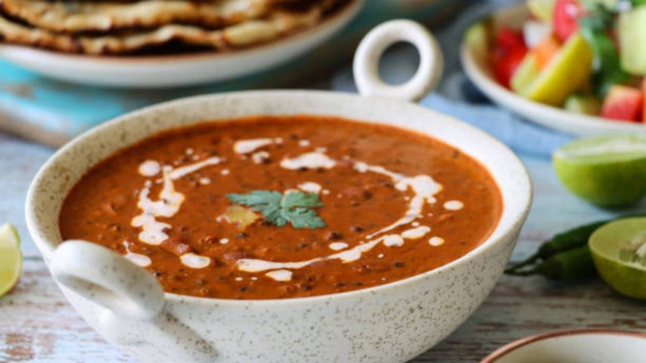 Recipe: লুচি-ছোলার ডাল প্রিয়? ছুটির দিনে এই পদে টুইস্ট আনুন মাটন কিমা দিয়ে