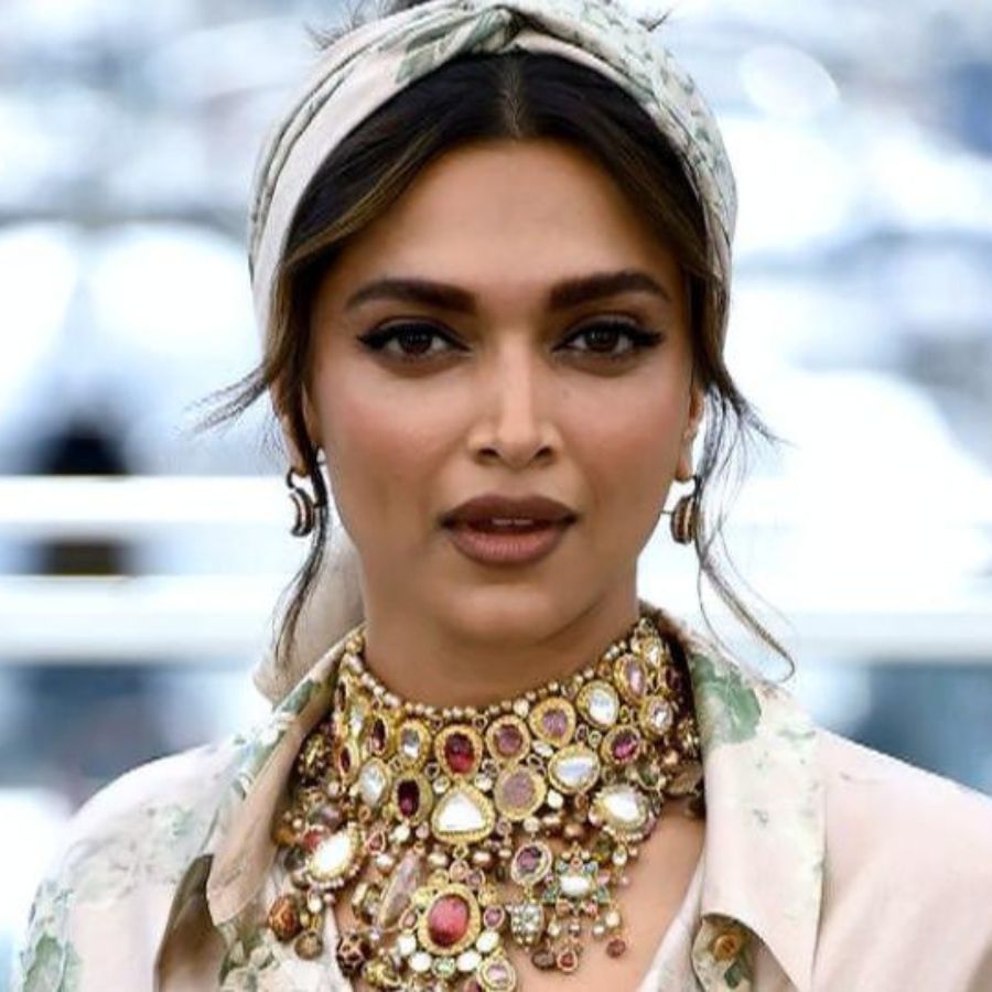 ওয়ার্ক আউট ও স্পা বা স্টিম নেওয়ার জেরে রক্তপ্রবাহ তুলনামূলকভাবে বৃদ্ধি পায়। আর তাতে ত্বক থাকে সুস্থ ও উজ্জ্বল। ওয়ার্কআউটের কারণে ত্বকের নানা সমস্যা দূর হয়ে যায়। ত্বকের ছিদ্রপথগুলি খুলে যা, র‍্যাশেস বা ব্রণের প্রবণতা কমে যায়। 