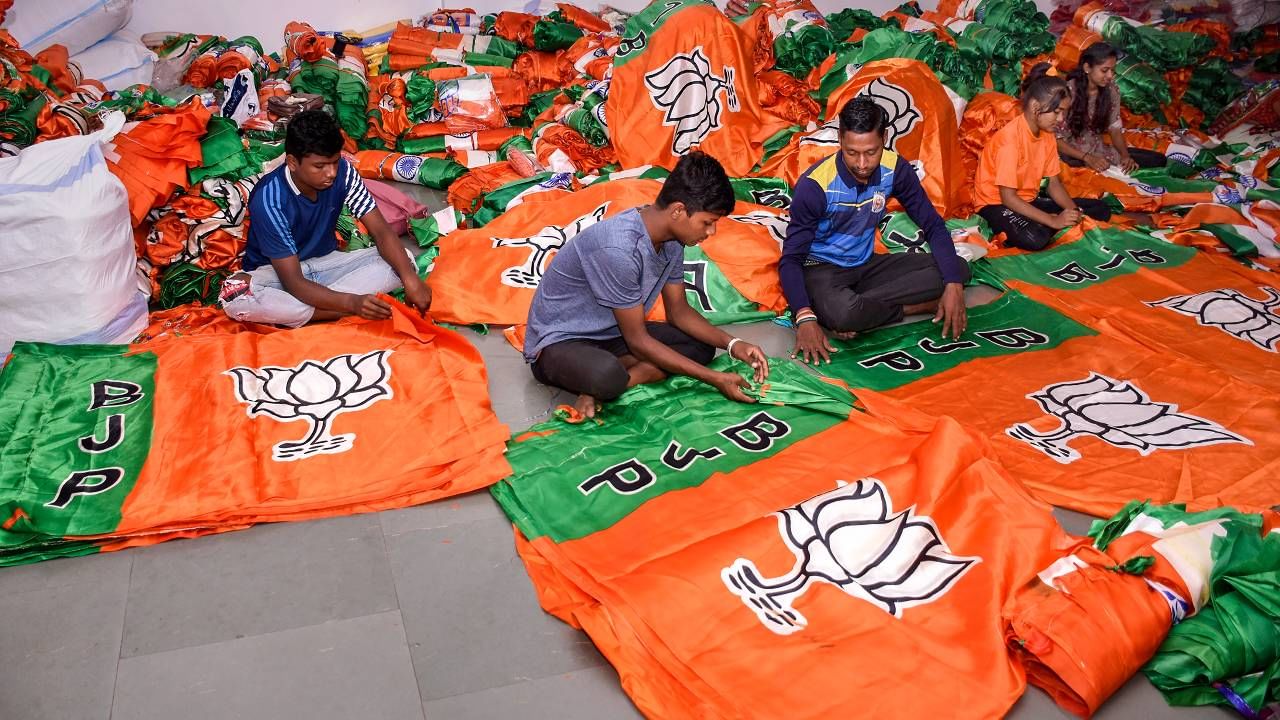 Gujarat Election:'ট্রেন নাহি তো ভোট নাহি', দাবিতে অনড় থেকে নির্বাচন বয়কটের হুঁশিয়ারি গ্রামবাসীদের