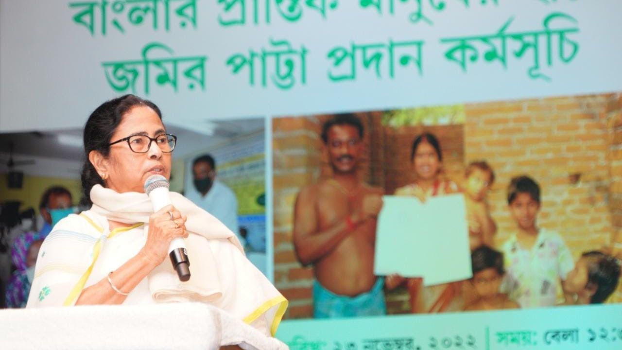 Mamata Banerjee on CAA: ভোটার লিস্টে নাম তুলুন, নাহলে ডিটেনশন ক্যাম্পে পাঠিয়ে দেবে: মমতা