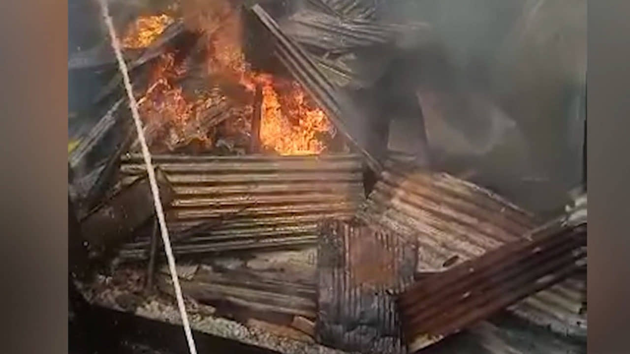 Kolkata Fire: ভেবেছিলাম রান্না হচ্ছে..., মুরারিপুকুরে রঙের কারখানায় বিধ্বংসী আগুন, মারাত্মক ক্ষতিগ্রস্ত পাশের বাড়িও