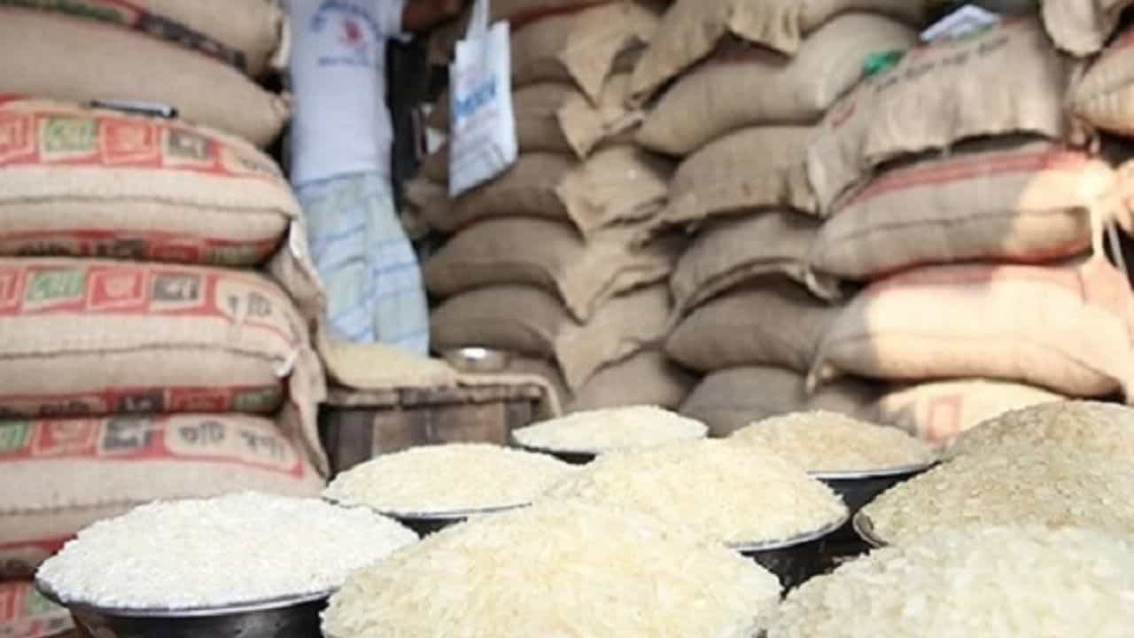 Price Hike:  চুপিসারে বাড়ল চালের দাম, খেয়াল রাখেন কি?