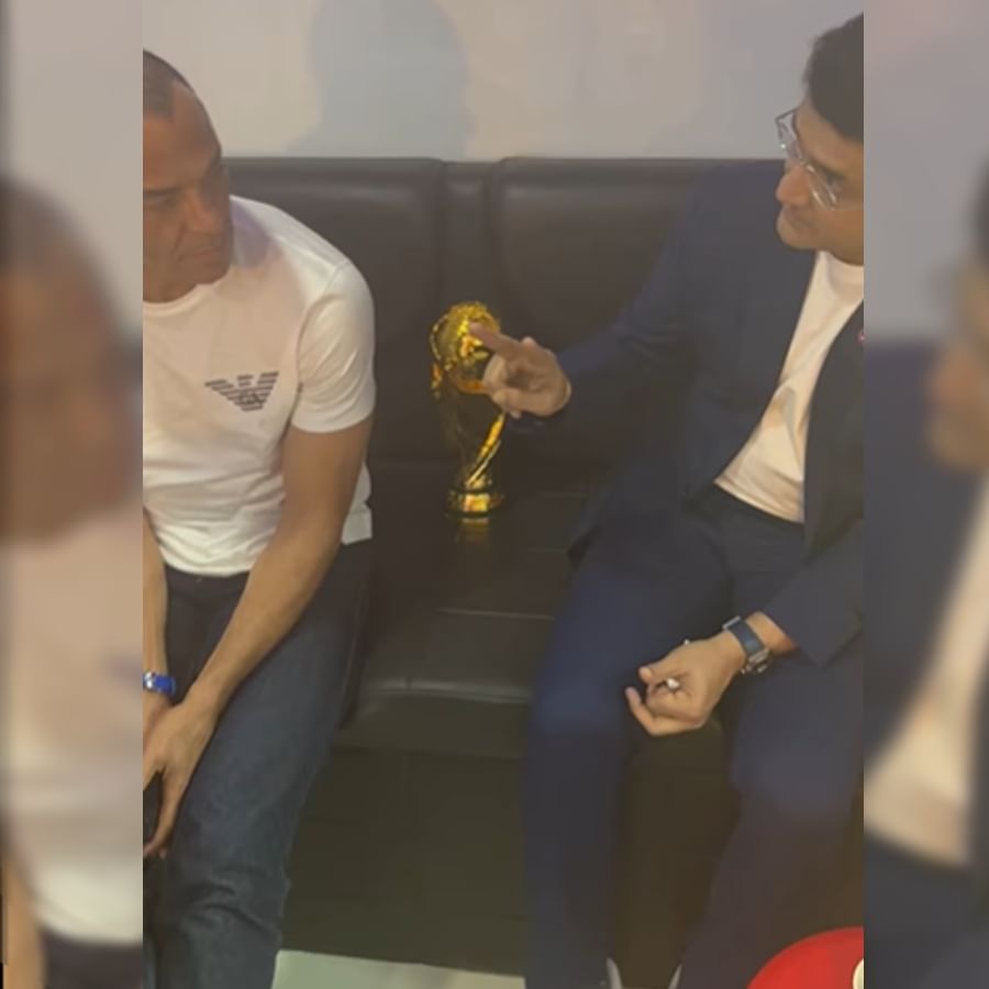 ফুটবল ও ক্রিকেটের দুই তারকাকে এক ফ্রেমে বন্দি হতে দেখে উচ্ছ্বসিত তাঁদের সমর্থকরা। (ছবি-ফেসবুক)