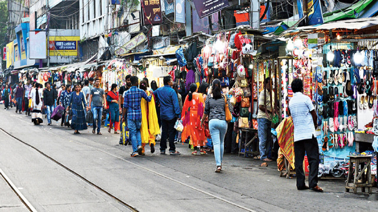 KMC : হকারদের ‘বেদখল’ রুখতে কড়া পদক্ষপের পথে কলকাতা পুরনিগম, বুধবার থেকে নয়া ‘অভিযান’