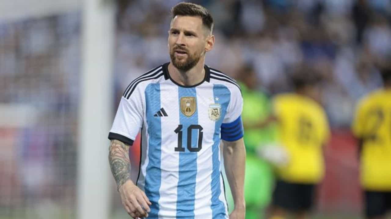 FIFA World Cup 2022: আজ কেন 'ফাইনাল' খেলতে নামতে হবে মেসিদের? কাতার বিশ্বকাপে টিকে থাকার অঙ্ক কী কী? FIFA World Cup 2022: আজ কেন 'ফাইনাল' খেলতে নামতে হবে মেসিদের? কাতার বিশ্বকাপে টিকে থাকার অঙ্ক কী কী?