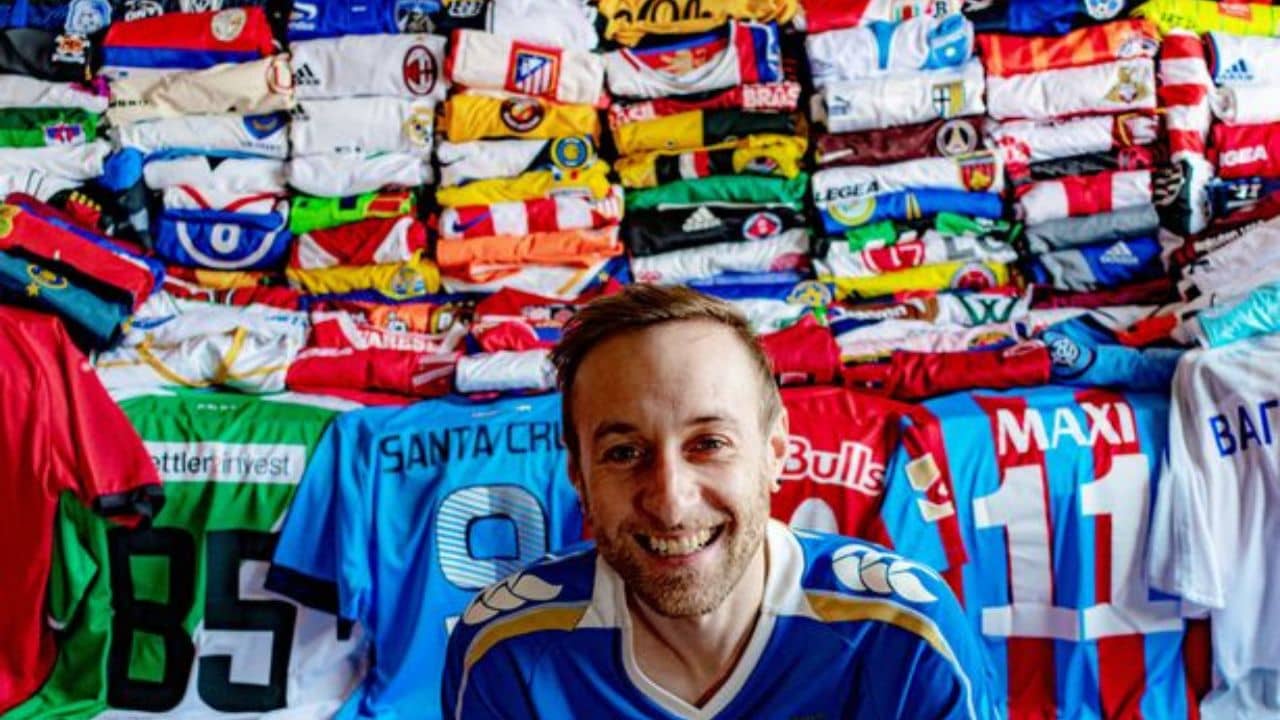 FIFA World Cup 2022 : জার্সির নেশায় কয়েক লক্ষ খরচ এক ফুটবলপ্রেমীর