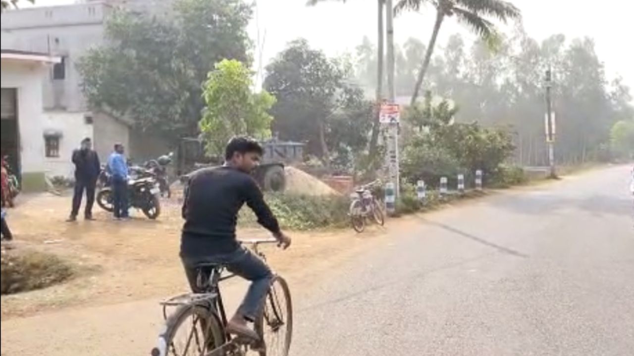 Bankura Shoot out: দোকান বন্ধ করছিলেন যুবক, পিছন ঘুরে তাকাতেই হঠাৎ...