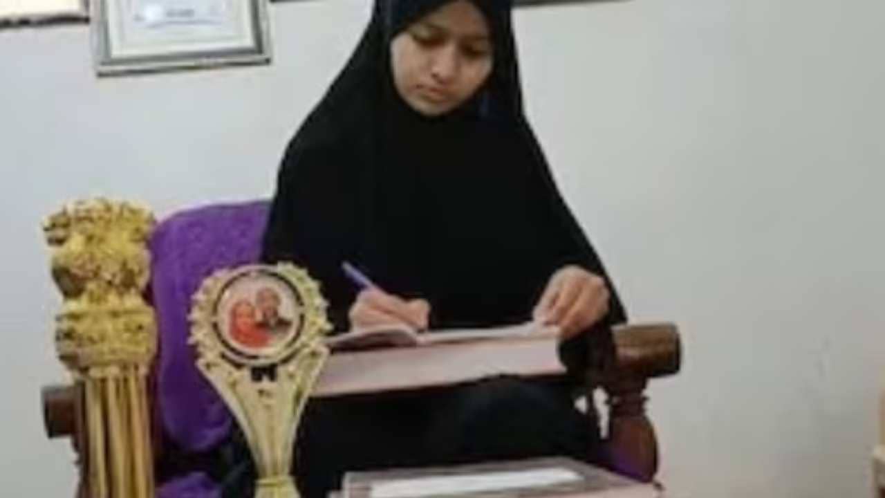 Bhagavad Gita: গীতার উর্দু অনুবাদ করতে গিয়ে অমূল্য রতন খুঁজে পেলেন ফতিমা