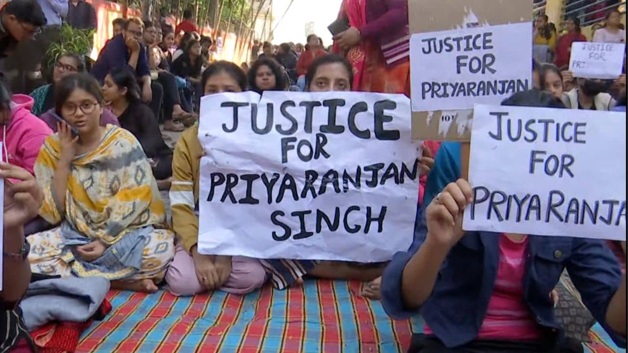 Baranagar: ডাক্তারি পড়ুয়ার মৃত্যুতে উত্তপ্ত বরানগর প্রতিবন্ধী হাসপাতাল, পরিষেবা নিয়ে ক্ষোভে ফুঁসছেন পড়ুয়ারা