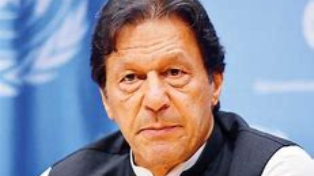 Imran Khan: বুলেটের আঘাতে ভেঙে টুকরো টুকরো হয়ে গিয়েছে হাড়! জ্ঞান ফেরার পর কী বললেন ইমরান খান?