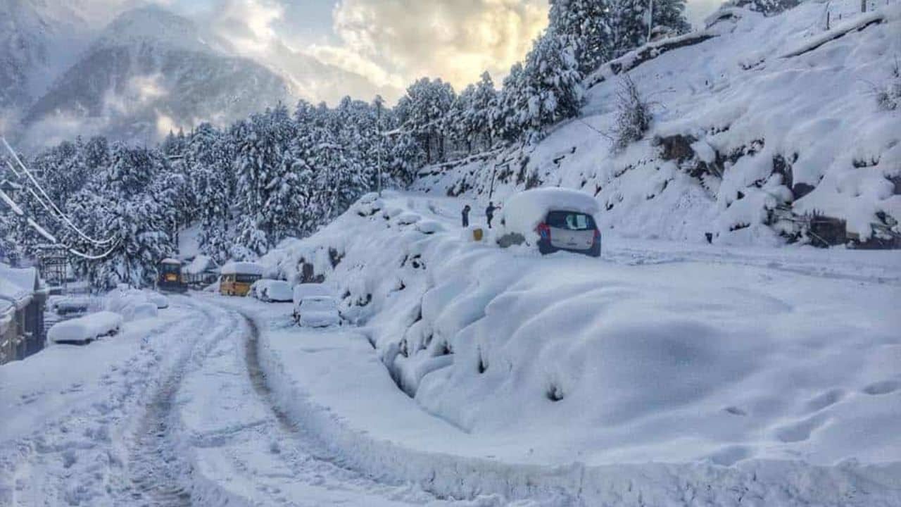 Manali-Leh: প্রবল তুষারপাতে বন্ধ হল লেহ-মানালির হাইওয়ে! সতর্কতা জারি স্পিতি ও লাহৌলে