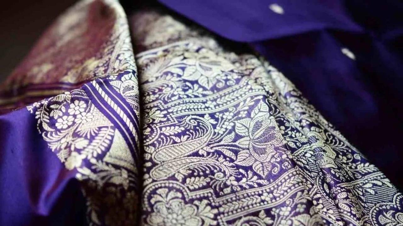 Fashion Tips: আলমারিতে বন্দি থেকে ভাঁজে ভাঁজে কাটার আগে পুরনো শাড়ি দিয়েই বানিয়ে ফেলুন ফ্যাশনেবল নয়া পোশাক