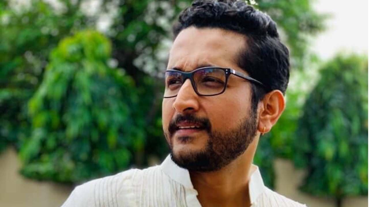 Parambrata Chatterjee: শুটিংয়ে ব্যস্ত পরমব্রত চট্টোপাধ্যায়, দুর্গা আর কালী পুজোর আনন্দ উপভোগ করলেন জগদ্ধাত্রী পুজোর শেষ দিনে