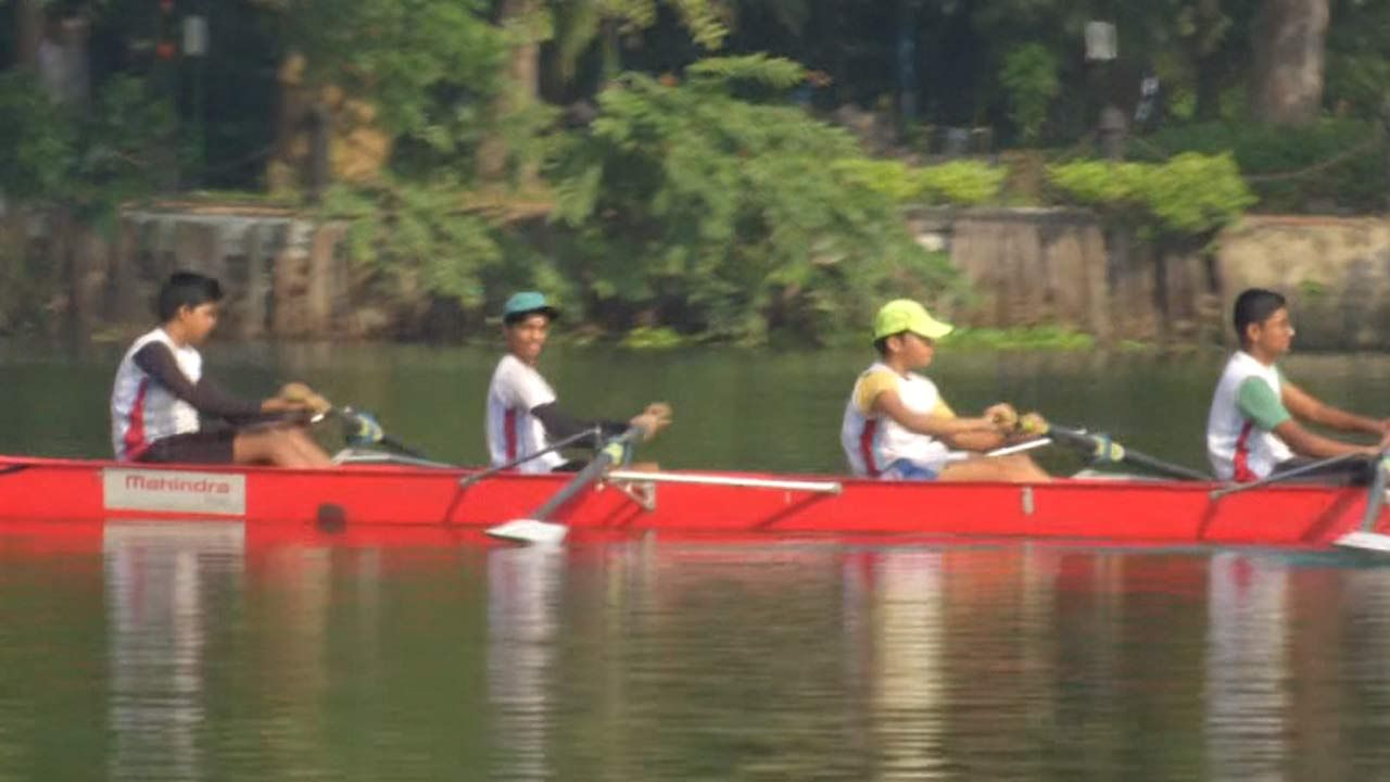 Rowing in Kolkata: পাঁচ মাস পর রবীন্দ্র সরোবরে চালু রোয়িং, খুশি শিক্ষার্থীরা