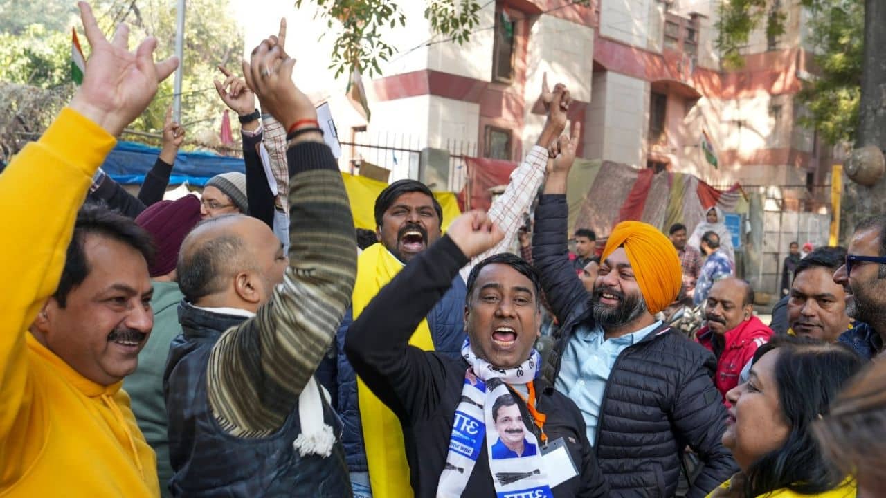 AAP: গুজরাটে খাতা খুলেই বড় স্বীকৃতির তকমা পেতে চলেছে আপ